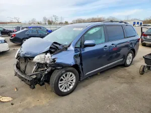 Toyota Sienna 3.5L 6 2017