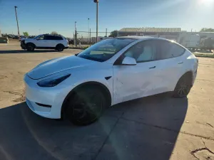 Tesla Model Y 2024