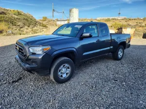 Toyota Tacoma 2.7L 4 2022
