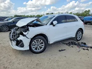 Audi Q3 2.0L 4 2025
