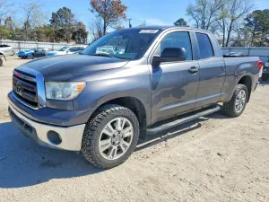 Toyota Tundra 4.6L 8 2013