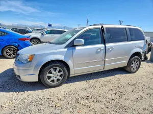 Chrysler Town & Country 3.8L 6 2010