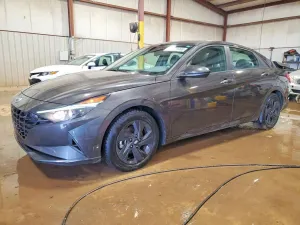 Hyundai Elantra 2.0L 4 2023