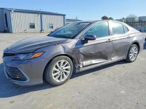 Toyota Camry 2.5L 4 2021