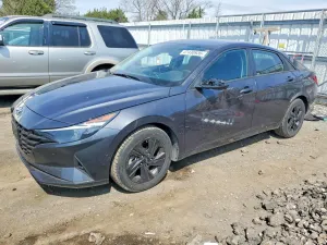 Hyundai Elantra 2.0L 4 2021