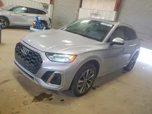Audi Q5 2.0L 4 2022