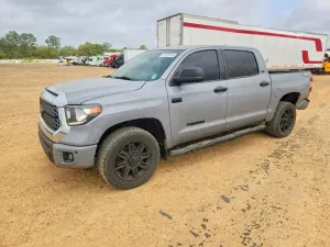 Toyota Tundra 5.7L 8 2021