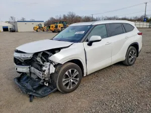 Toyota Highlander 2.4L 4 2023