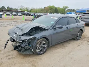 Hyundai Elantra 2.0L 4 2025