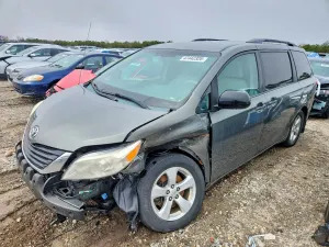 Toyota Sienna 3.5L 6 2013