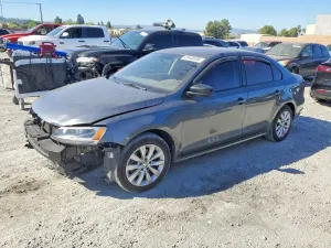 Volkswagen Jetta 1.4L 4 2016
