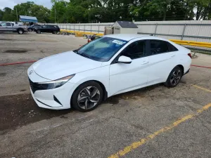 Hyundai Elantra 2.0L 4 2023