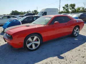 Dodge Challenger 6.1L 8 2010