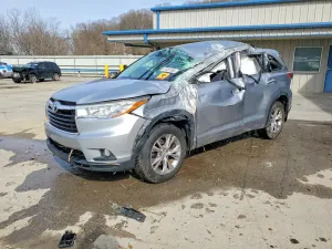 Toyota Highlander 3.5L 6 2015