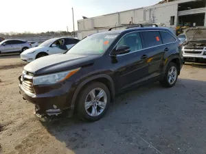 Toyota Highlander 3.5L 6 2016