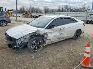 Hyundai Elantra 2.0L 4 2021