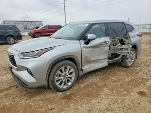 Toyota Highlander 2.4L 4 2023
