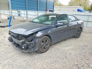 Hyundai Elantra 2.0L 4 2022