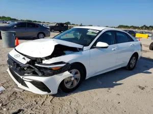 Hyundai Elantra 2.0L 4 2025