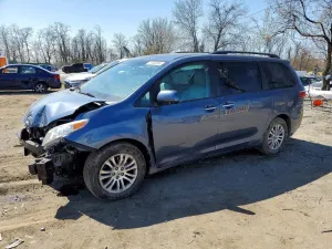 Toyota Sienna 3.5L 6 2017