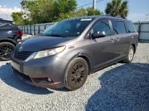 Toyota Sienna 3.5L 6 2017