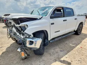 Toyota Tundra 5.7L 8 2021