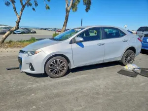 Toyota Corolla 1.8L 4 2015