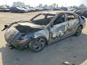 Hyundai Elantra 2.0L 4 2025