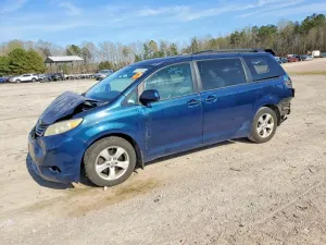 Toyota Sienna 3.5L 6 2011