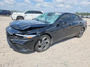 Hyundai Elantra 2.0L 4 2025