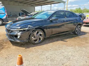 Hyundai Elantra 2.0L 4 2024