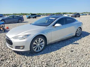 Tesla Model S 2013