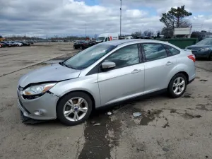Ford Focus SE 2.0L 4 2012