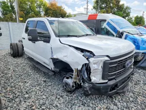 Ford F-350 6.7L 8 2025