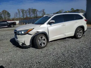 Toyota Highlander 3.5L 6 2015