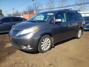 Toyota Sienna 3.5L 6 2011