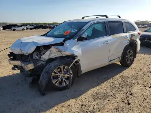 Toyota Highlander 3.5L 6 2015