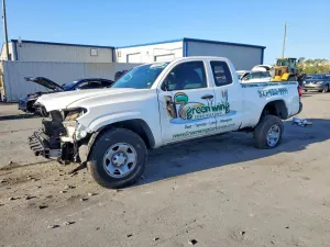 Toyota Tacoma 2.7L 4 2020