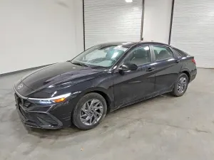 Hyundai Elantra 2.0L 4 2024