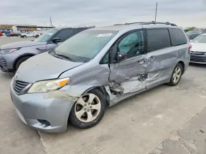 Toyota Sienna 3.5L 6 2011