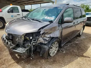 Toyota Sienna 3.5L 6 2017