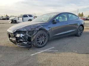 Tesla Model 3 2025