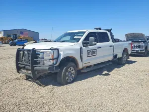Ford F-250 6.7L 8 2023
