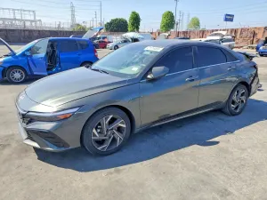 Hyundai Elantra 2.0L 4 2025