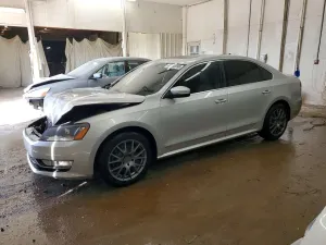Volkswagen Passat 2.0L 4 2013