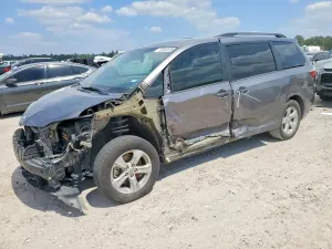 Toyota Sienna 3.5L 6 2017