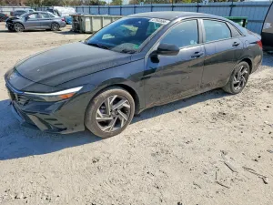 Hyundai Elantra 2.0L 4 2025