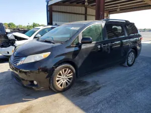 Toyota Sienna 3.5L 6 2016