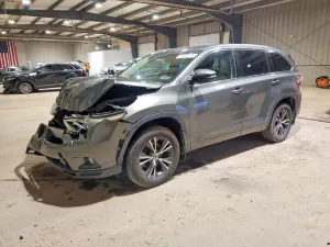 Toyota Highlander 3.5L 6 2016
