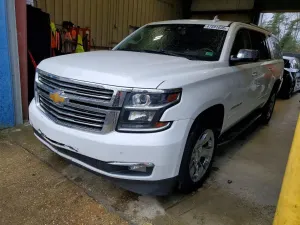 Chevrolet Suburban 5.3L 8 2016